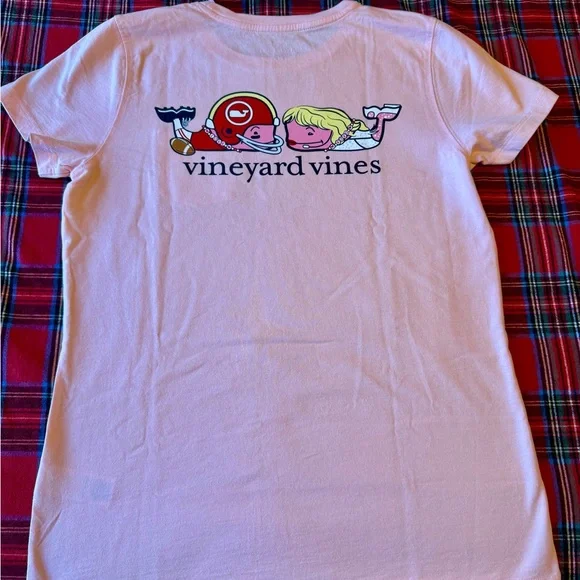 Vineyard Vines Flamingo Taylor&Travis IN OUR WEDDING ERA SS Pocket Tee ๐ - Picture 5 of 9